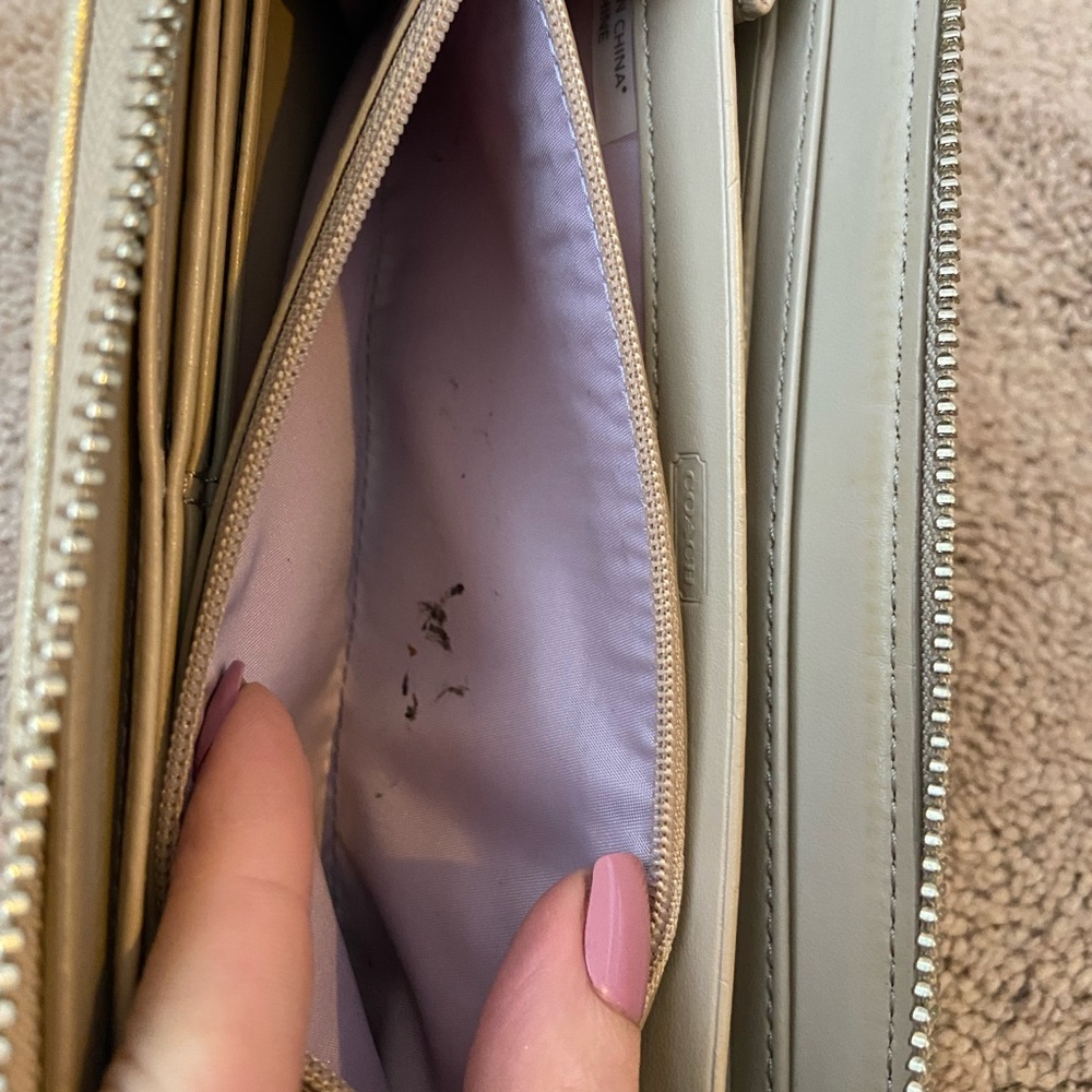 Coach Signature Accordion Zip Wallet in Khaki - Picture 5 of 7